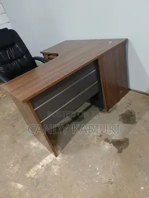 Modern L Shaped Office Desk (1.6m)