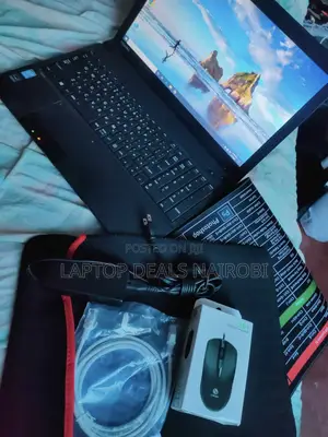 Laptop Toshiba Satellite A350 8GB Intel Core I5 HDD+SSD 128GB