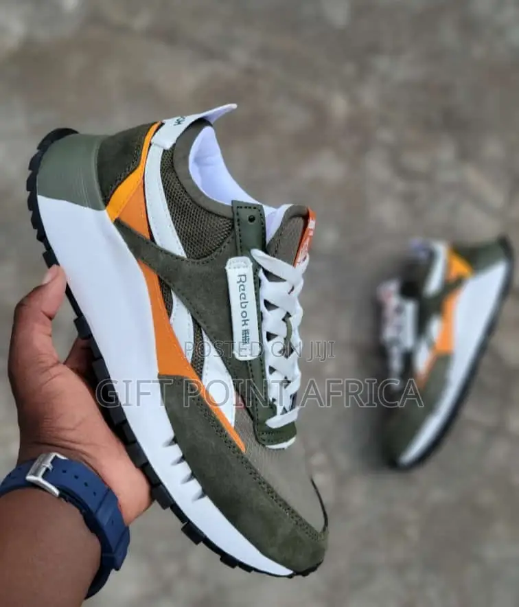 Reebok Classic Sneakers