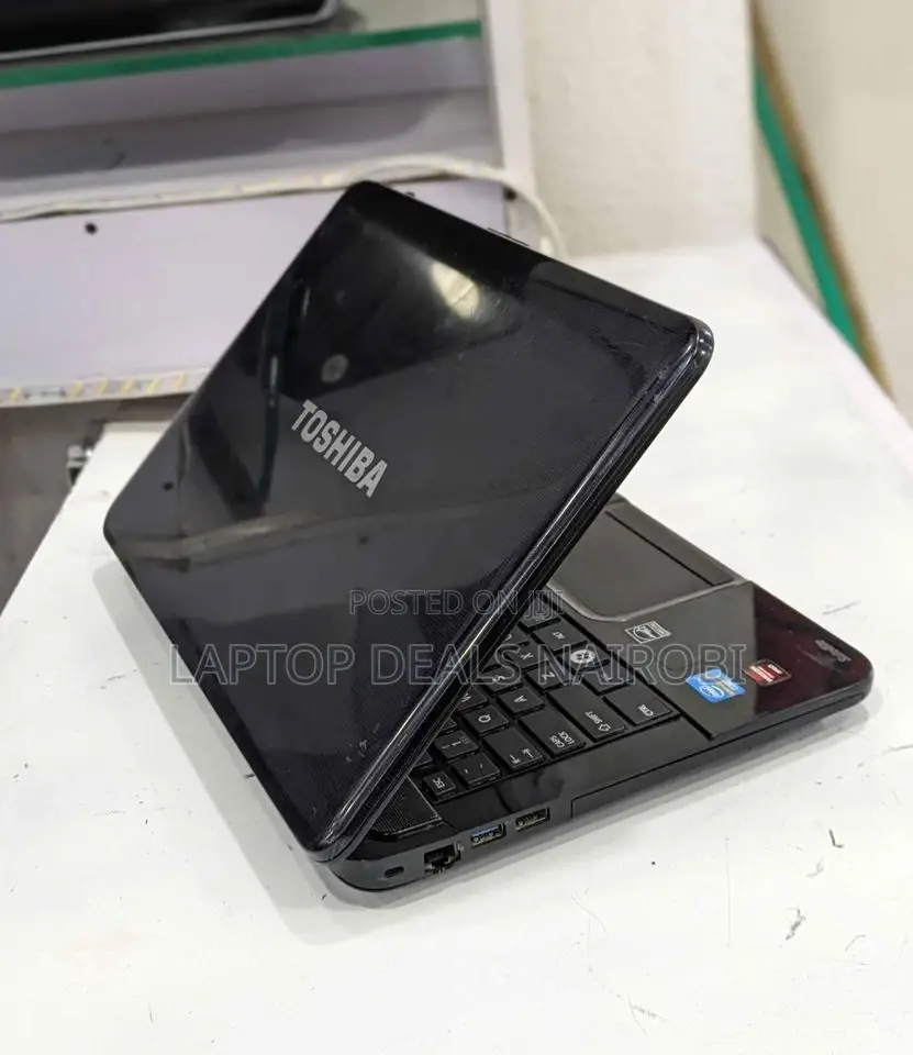 Laptop Toshiba Satellite C55 8GB Intel Core I5 HDD+SSD 500GB