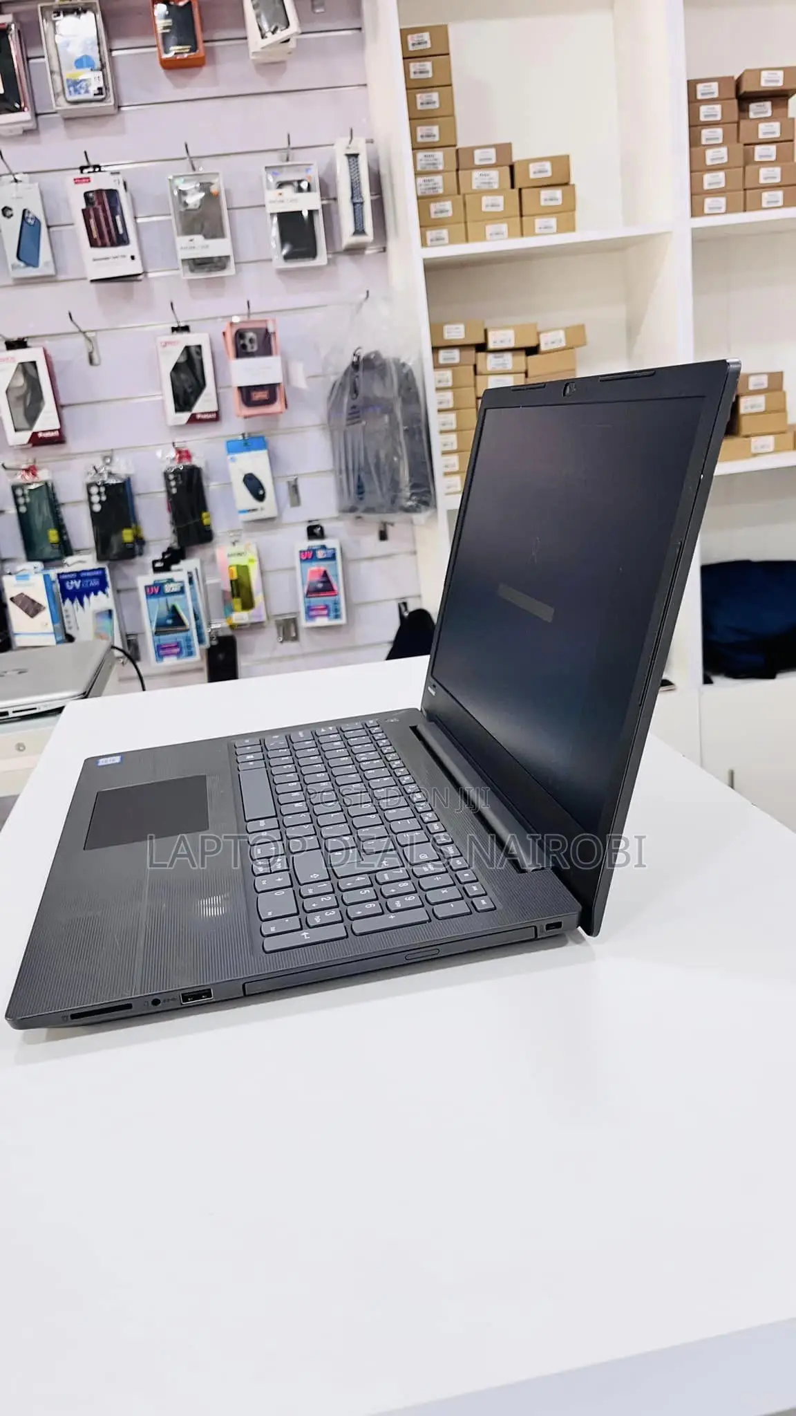 Laptop Lenovo IdeaPad 130 4GB Intel Core 2 Duo HDD+SSD 500GB