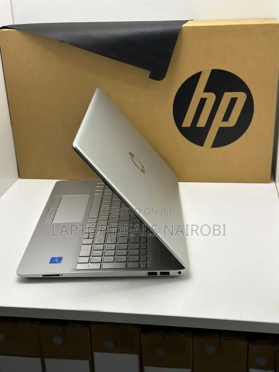 Laptop HP 15-Dw1197nia 8GB Intel Core I5 SSD 256GB