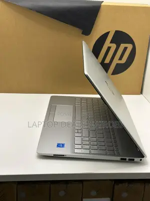 Laptop HP 15-Dw1197nia 8GB Intel Core I5 SSD 256GB