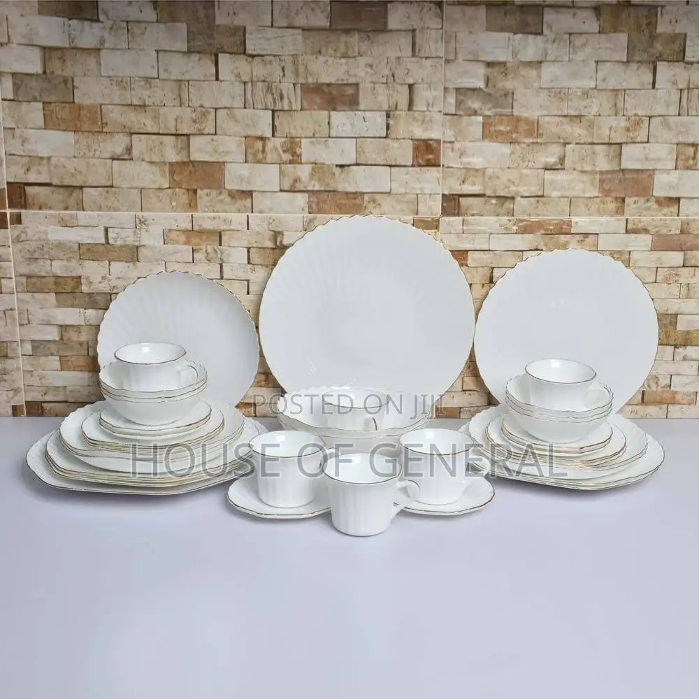 *40pcs Shell Dinner Set*
*Nb(With Gold Rim