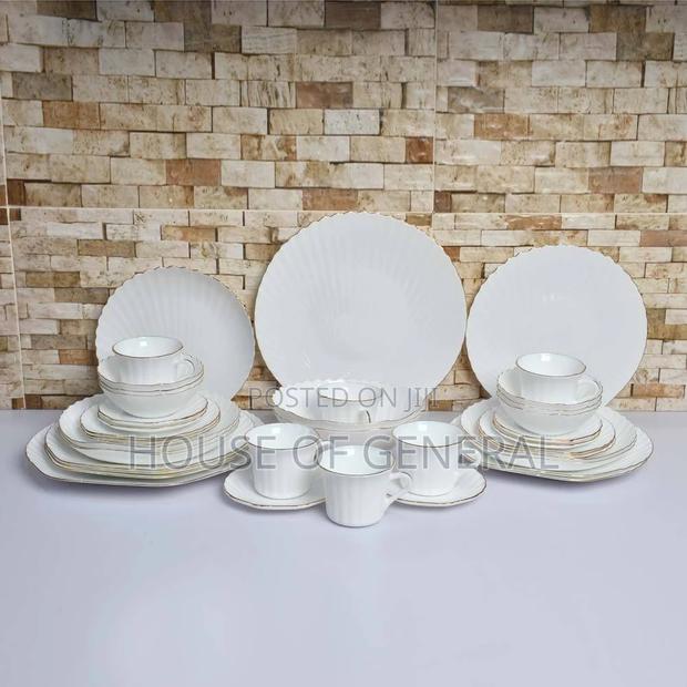 *40pcs Shell Dinner Set*
*Nb(With Gold Rim - main view