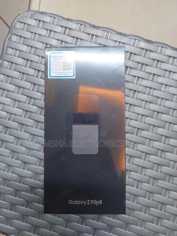 New Samsung Galaxy Z Flip 5 512 GB Gray