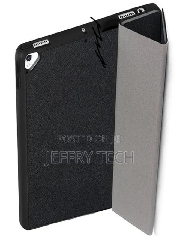 Synthetic Leather Flip Case With Stand for iPad 7/8th Gen - - thumbnail 3