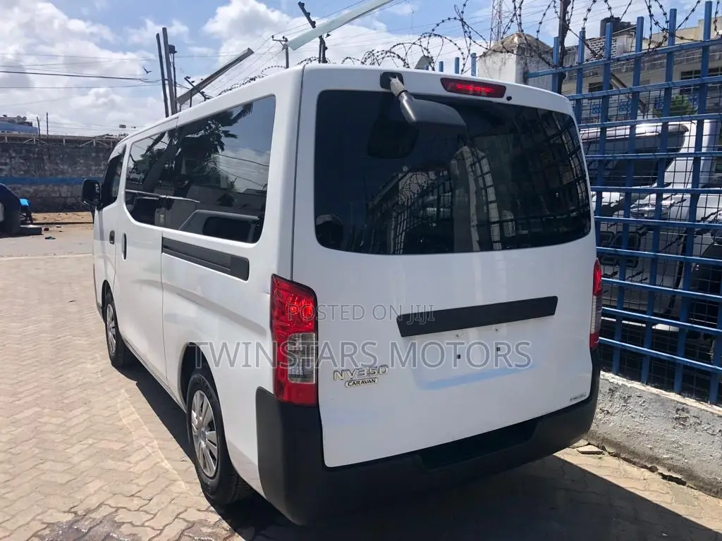 Nissan Caravan (Urvan) 2017 White