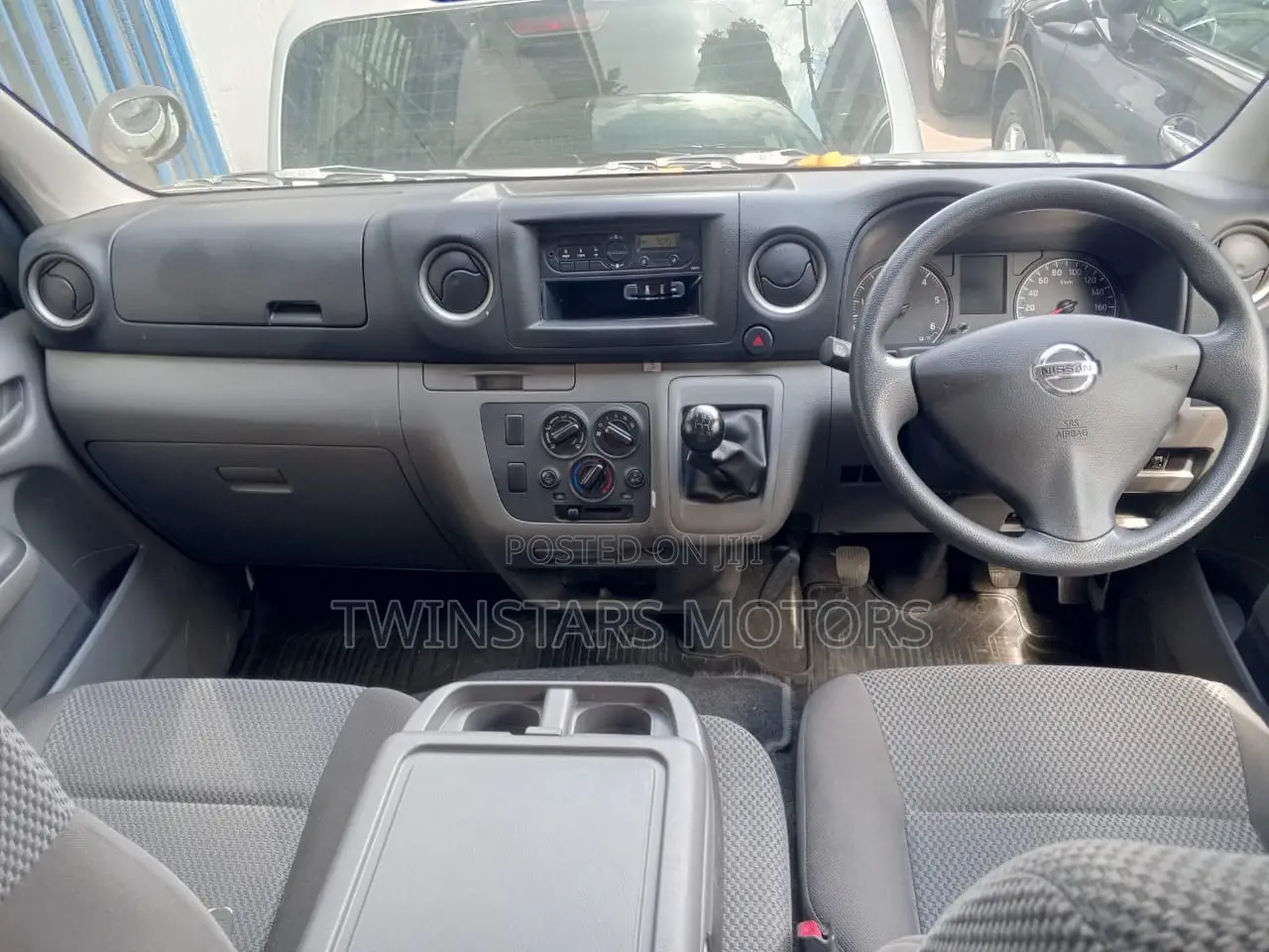 Nissan Caravan (Urvan) 2017 White