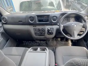 Nissan Caravan (Urvan) 2017 White