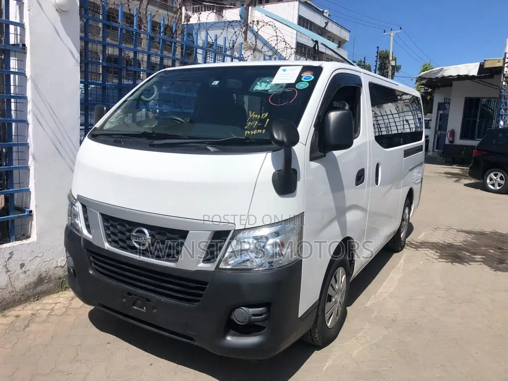 Nissan Caravan (Urvan) 2017 White