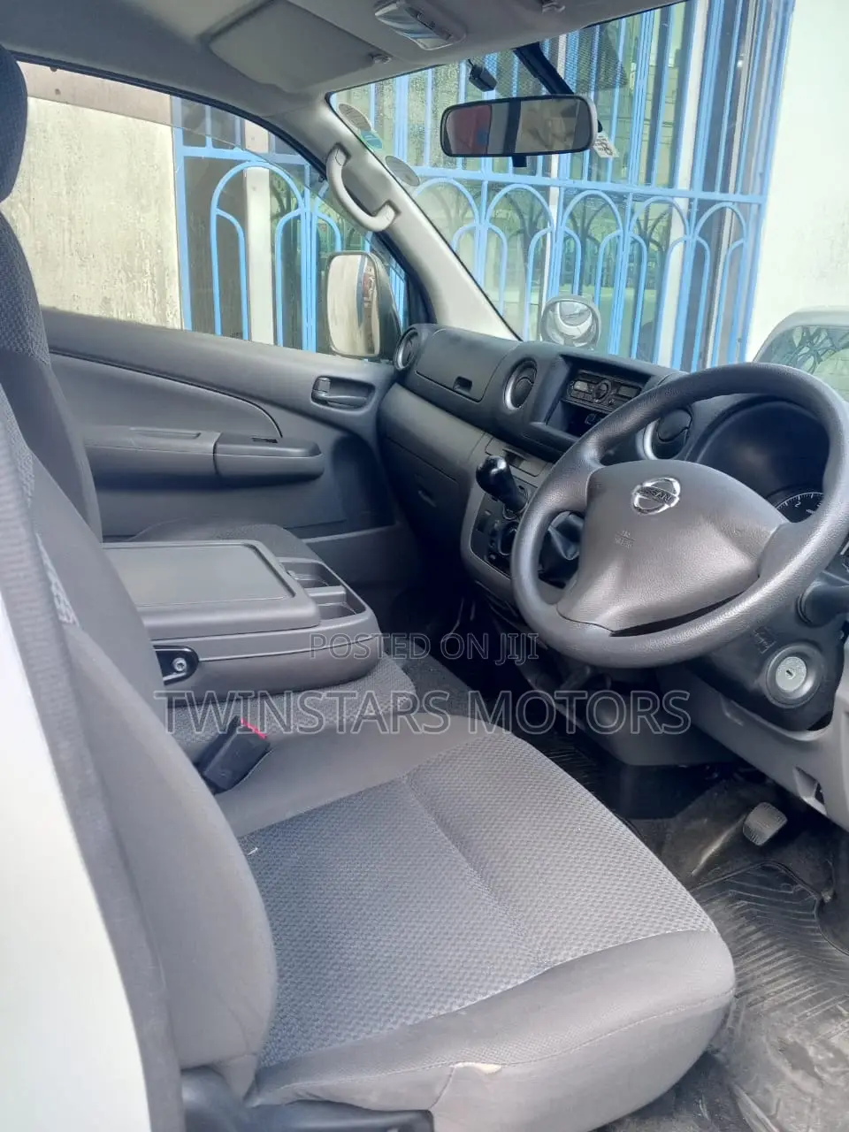 Nissan Caravan (Urvan) 2017 White