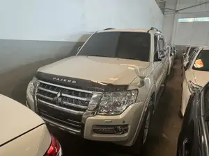 Mitsubishi Pajero Exceed 2017 Pearl