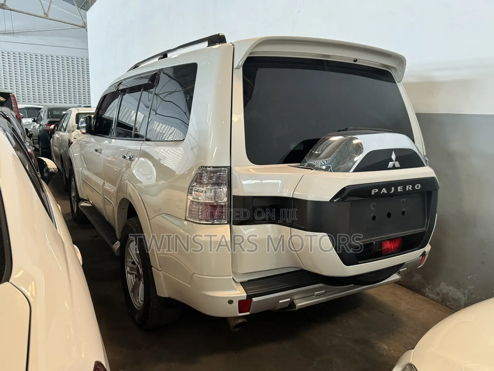 Mitsubishi Pajero Exceed 2017 Pearl