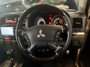 Mitsubishi Pajero Exceed 2017 Pearl