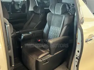 Toyota Vellfire 2018 White