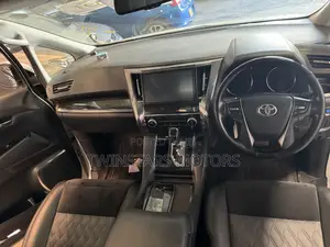 Toyota Vellfire 2018 White