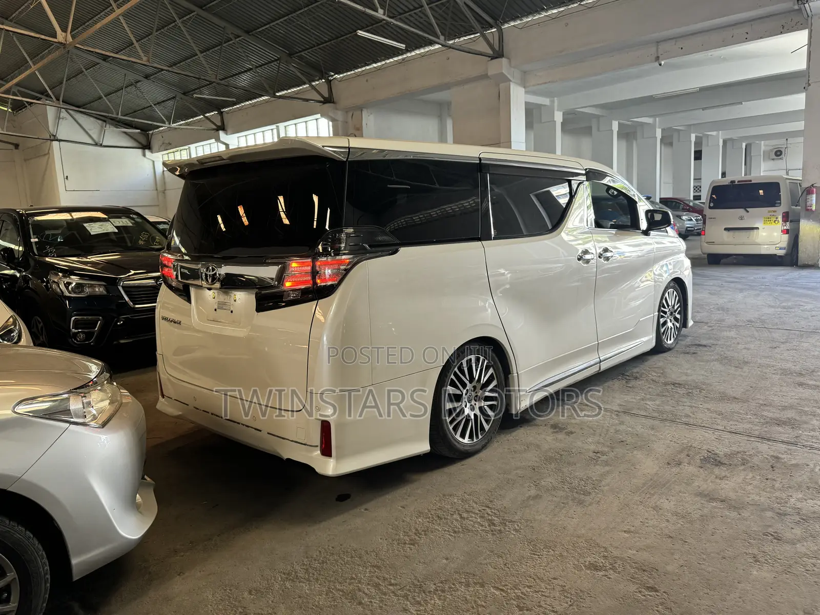 Toyota Vellfire 2018 White