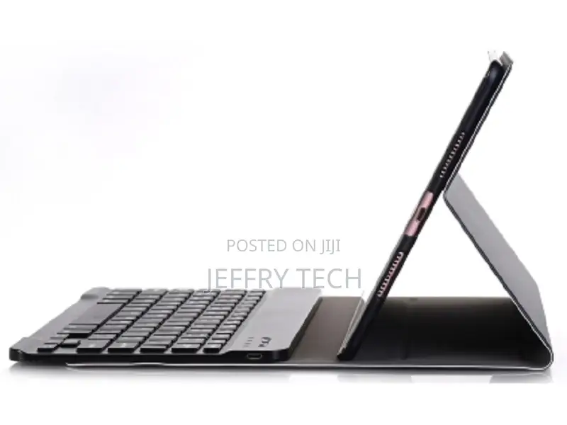 Keyboard and Case for iPad 7/8th Gen - Classic Black