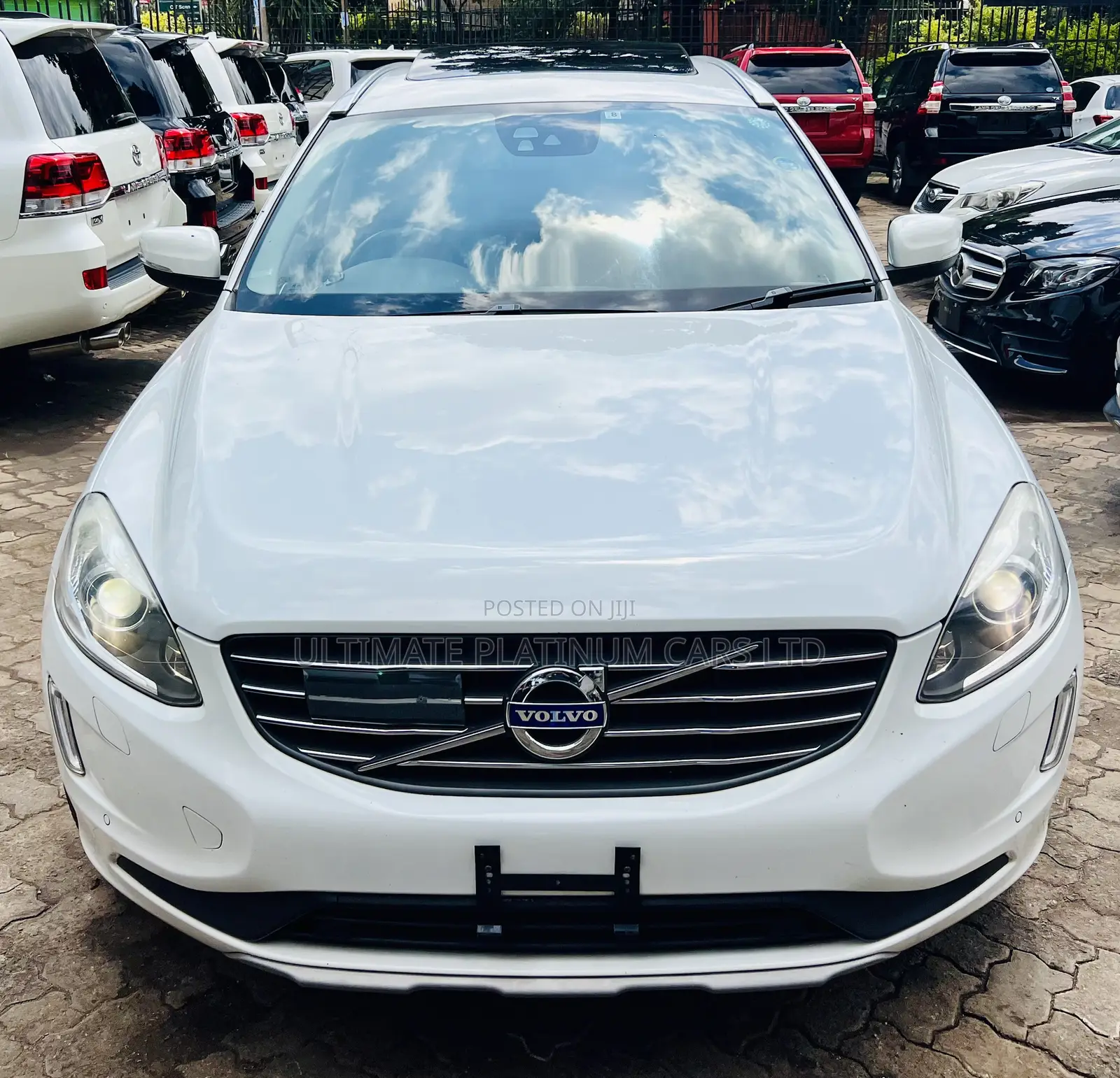 Volvo XC60 T6 R-Design AWD 2018 White