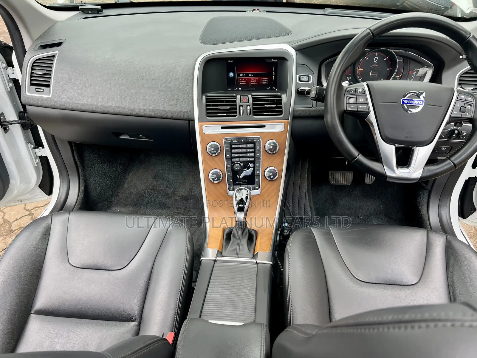 Volvo XC60 T6 R-Design AWD 2018 White