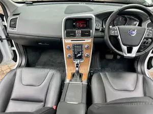 Volvo XC60 T6 R-Design AWD 2018 White