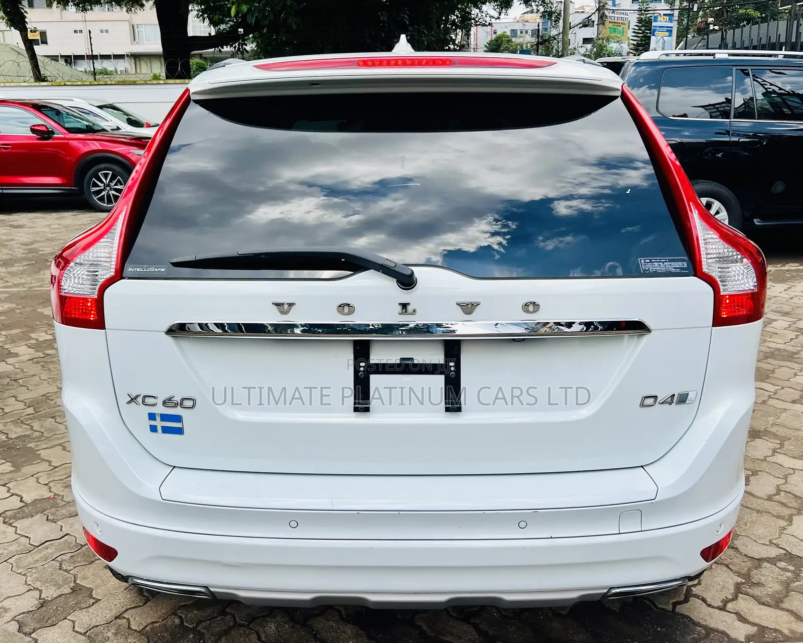 Volvo XC60 T6 R-Design AWD 2018 White