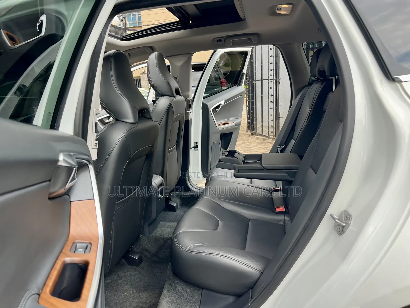 Volvo XC60 T6 R-Design AWD 2018 White