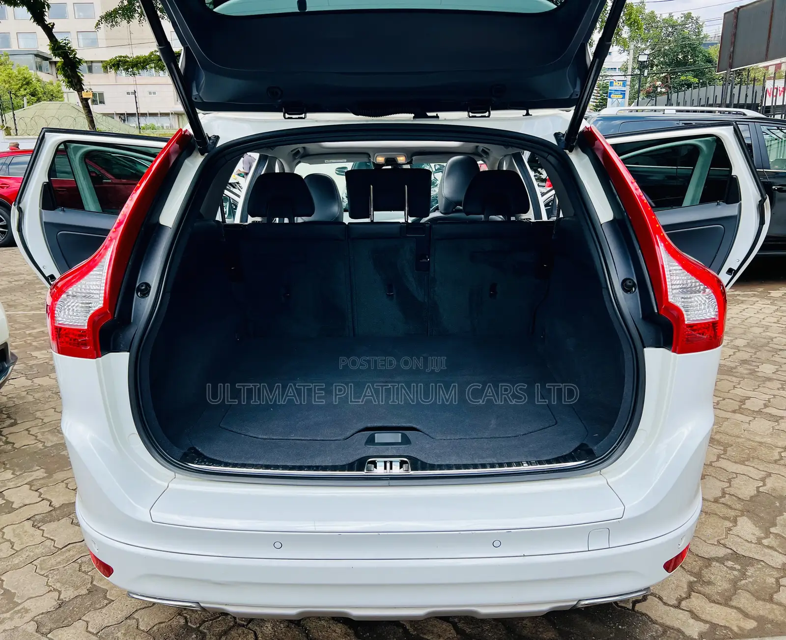 Volvo XC60 T6 R-Design AWD 2018 White
