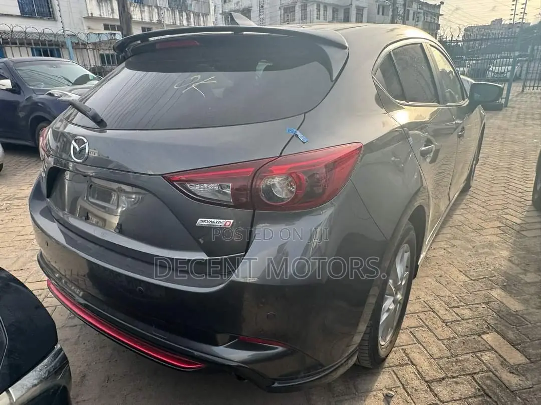 Mazda Axela 2018 Gray