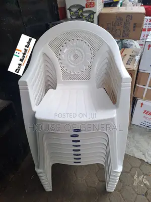 White Kenpoly Plastic Chair