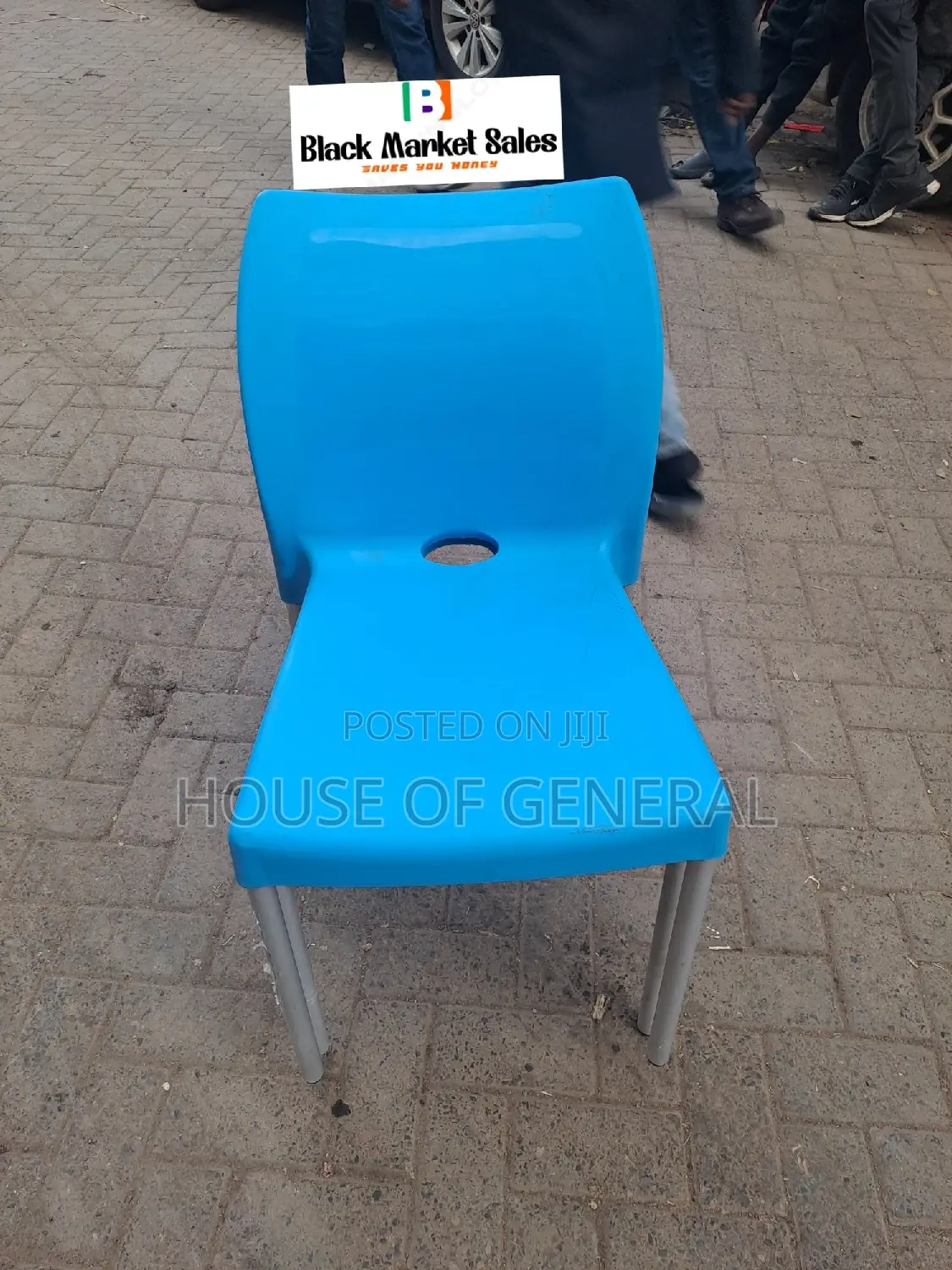 Strong and Comfortable Plastic Chair With Metal Legs