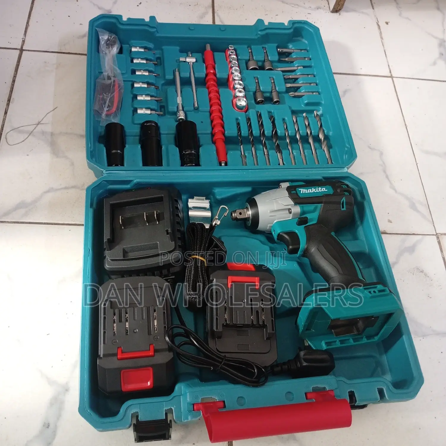 New Cordless Impact Wrench Kit, 2 Batteries and Wrenches