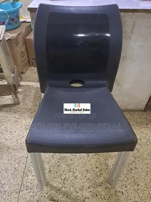 Comfortable Armless Plastic Chair With Metal Legs