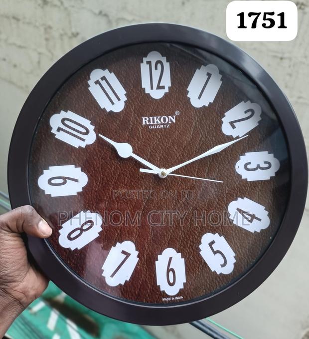 Round Wall Clock - main view