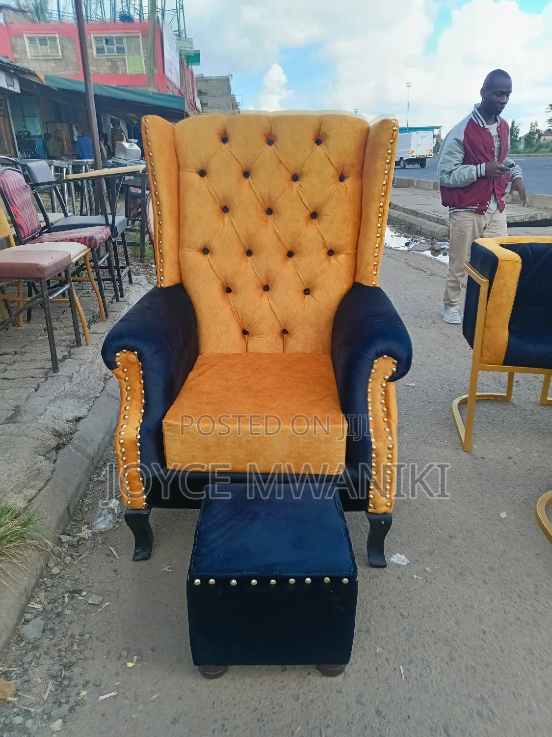 Pedicure Seat, Gold and Black and a Puff 