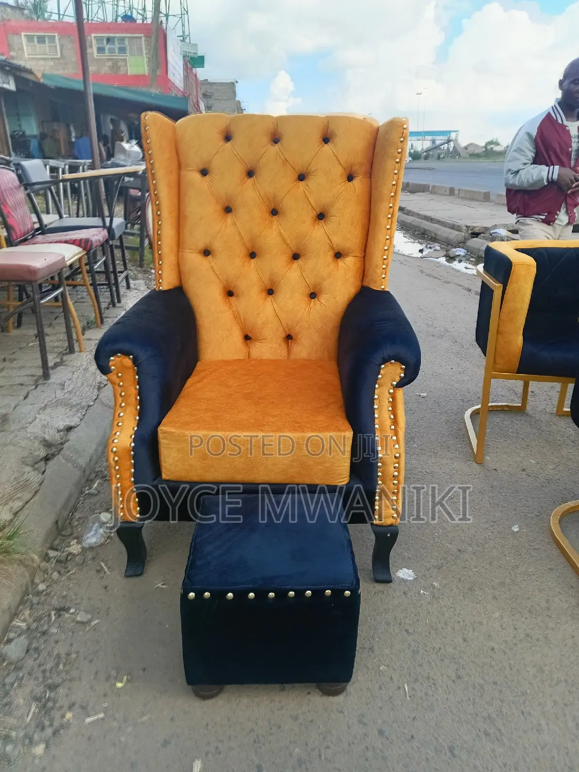 Pedicure Seat, Gold and Black and a Puff 