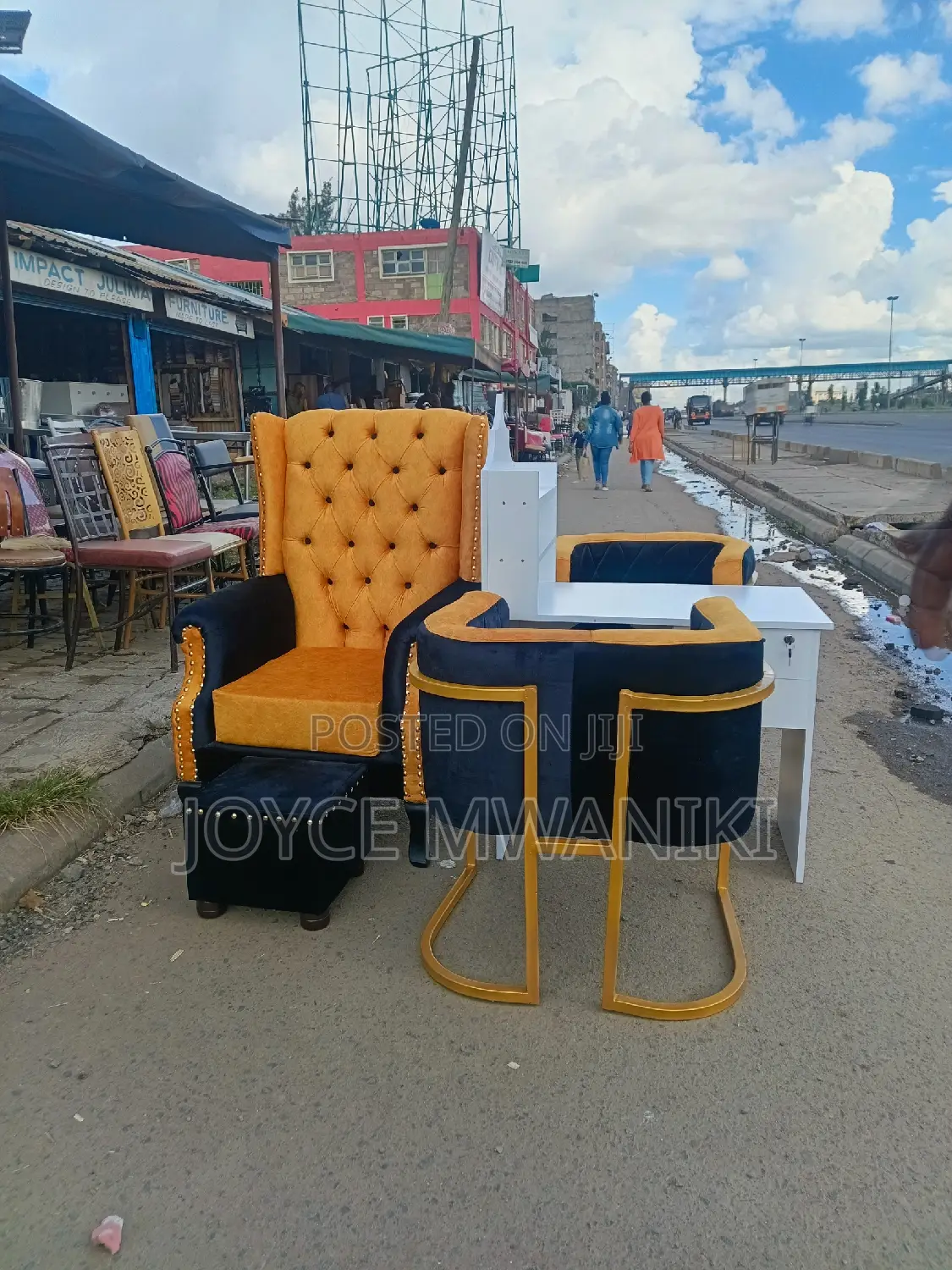 Pedicure Seat, and Manicure Set, Black and Gold Seats 