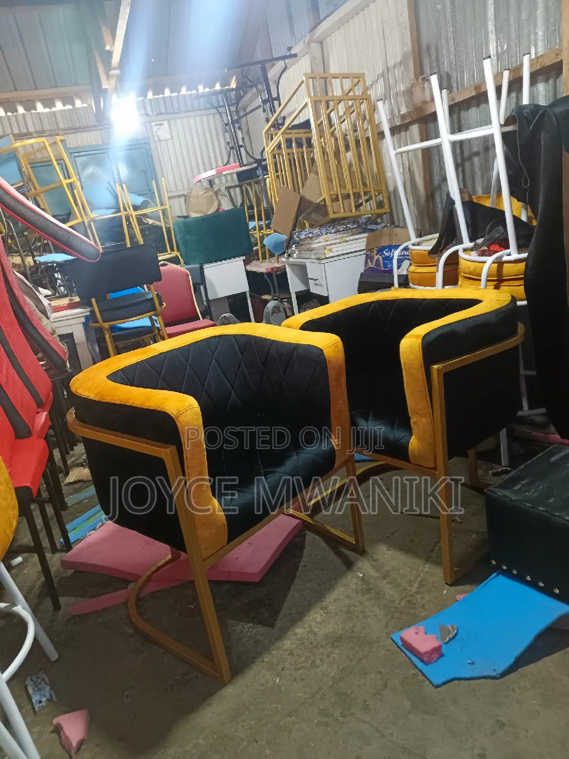 Manicure Chairs, Unique and Vlassy Design 