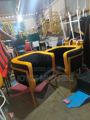 Manicure Chairs, Unique and Vlassy Design 