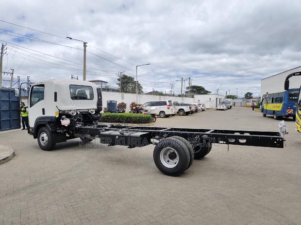 Zero Mileage Isuzu FRR Cabin Chassis - thumbnail 15