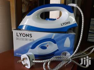 Lyons Dry Iron Box