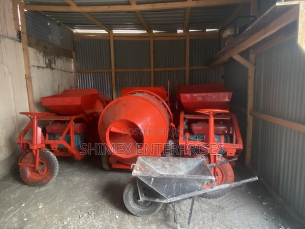 Concrete Mixer, Self Driving for Sale - thumbnail 3