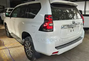 Toyota Land Cruiser Prado 2.7 2018 White