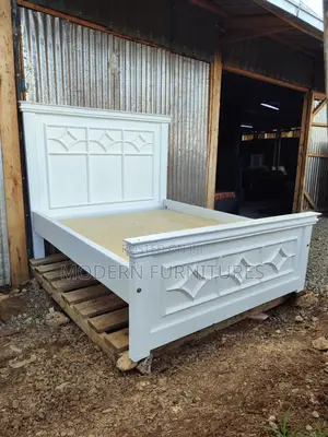 White,Wooden 5/6 Bed