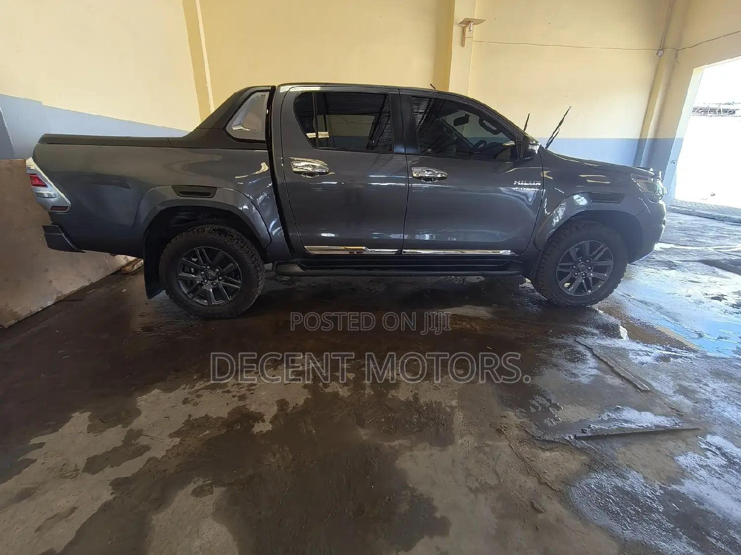 Toyota Hilux SR5+ 4x4 2017 Gray