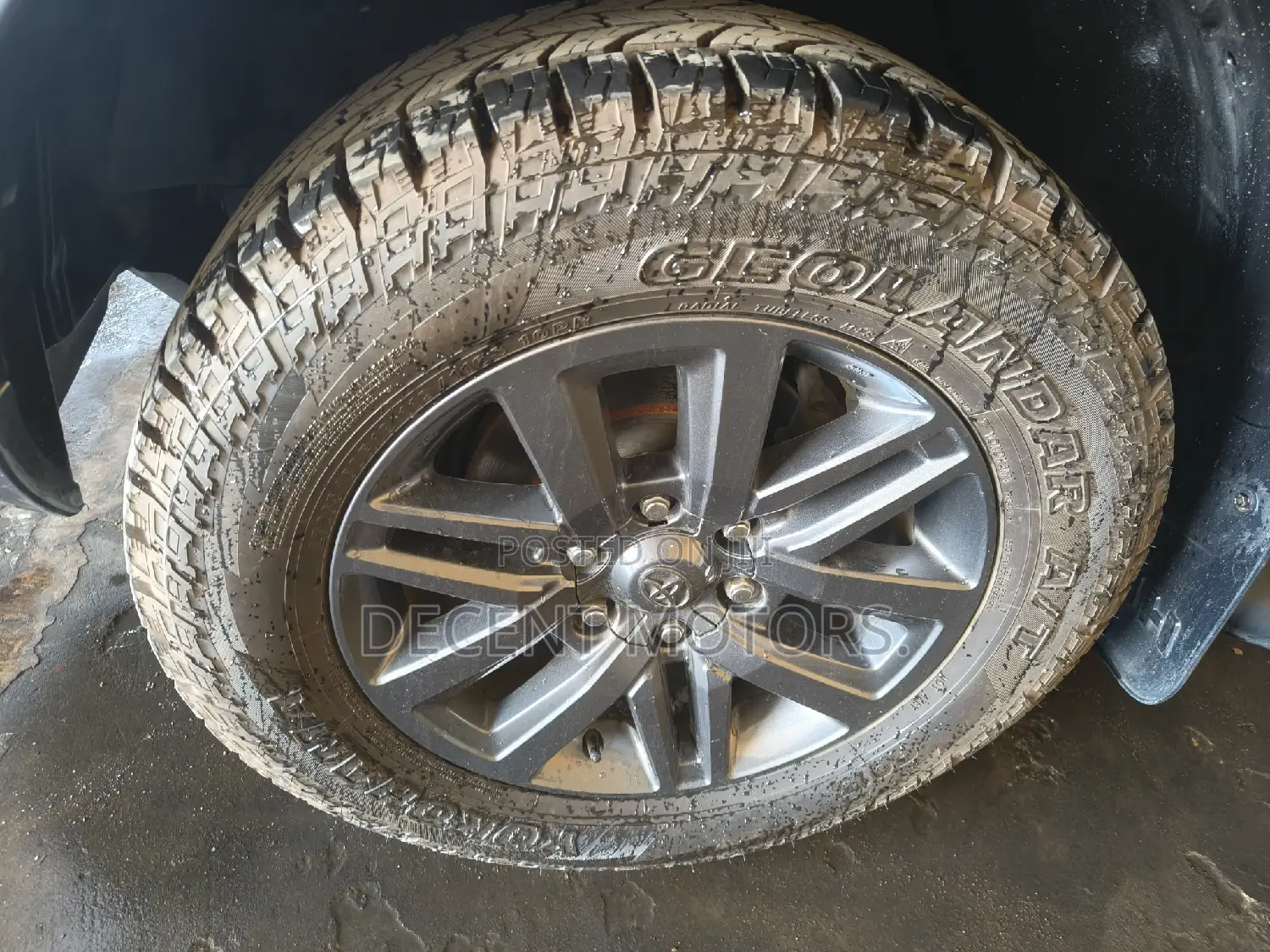 Toyota Hilux SR5+ 4x4 2017 Gray