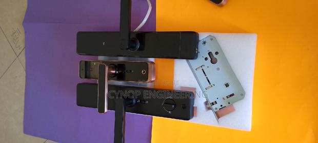 Secure Hotel Entry Biometric Locks With Passcode Feature - main view