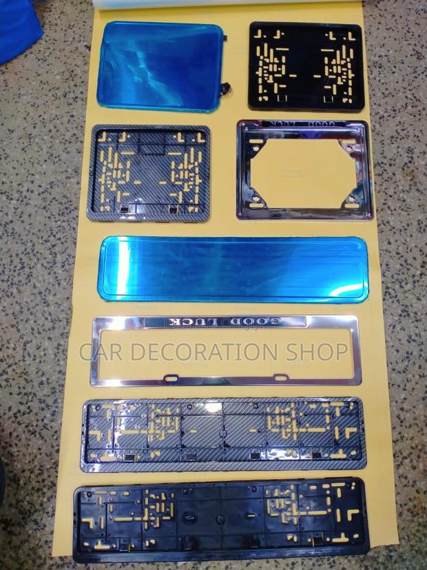 Metallic, Plastic Black and Carbon 2pc Set Plates Holders