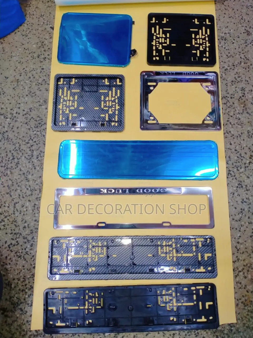 Metallic, Plastic Black and Carbon 2pc Set Plates Holders